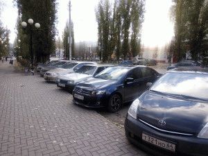 Припаркованные машины